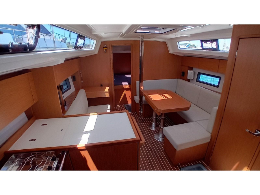 Interior image - 2