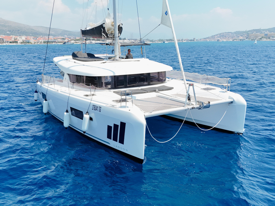 Photo #1 - Lagoon 42 (NERA) en Marina Baotić - 16617