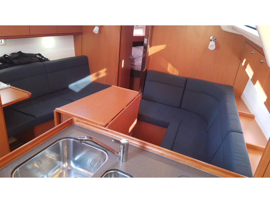 Interior image - 2