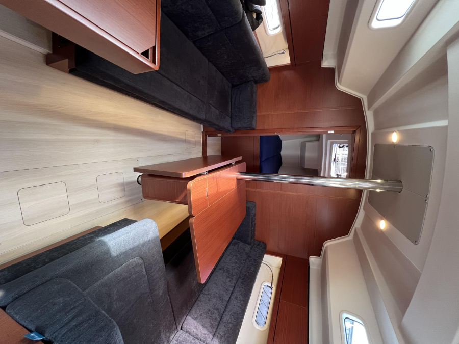 Interior image - 2