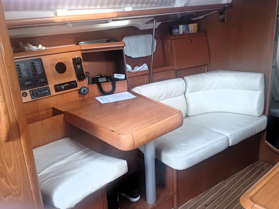 Interior image - 2