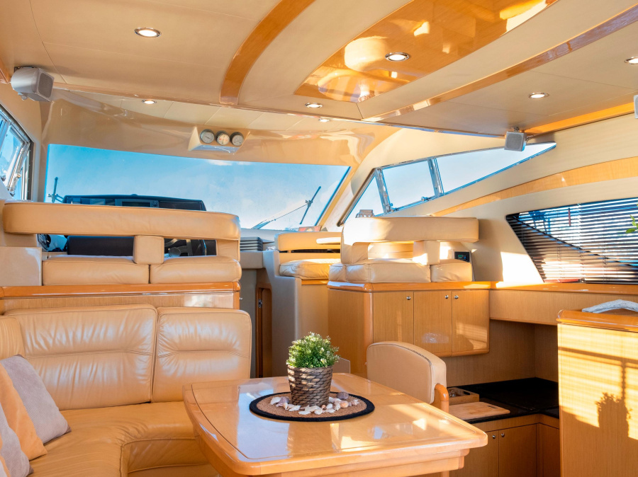 Interior image - 2