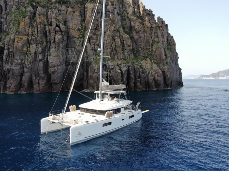 Photo #1 - Lagoon 52F (SAILUXE - Samoa) en Marina - 22941