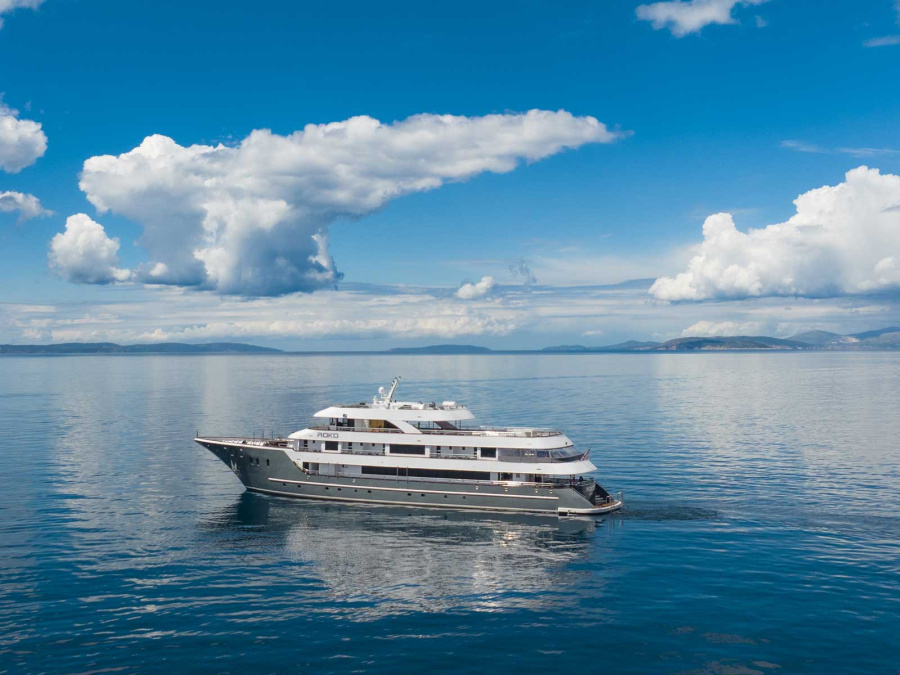 Photo #1 - Luxury Motor Yacht (Roko) en Port of / East Harbour - 21159