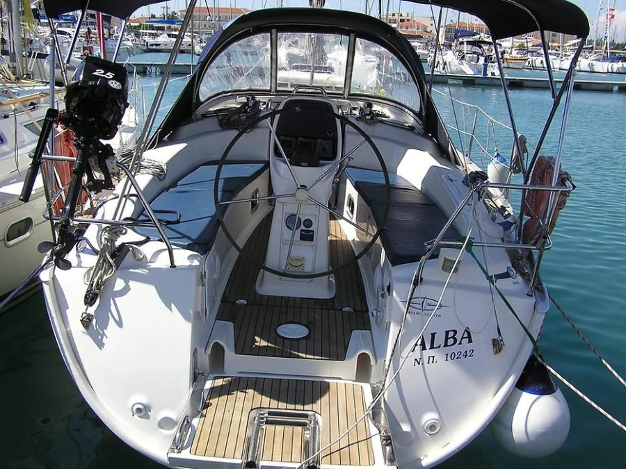 Photo #1 - Bavaria 35 Cruiser (Alba) en Port of Lefkas - 5174