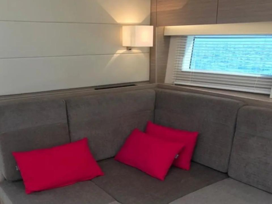 Interior image - 1