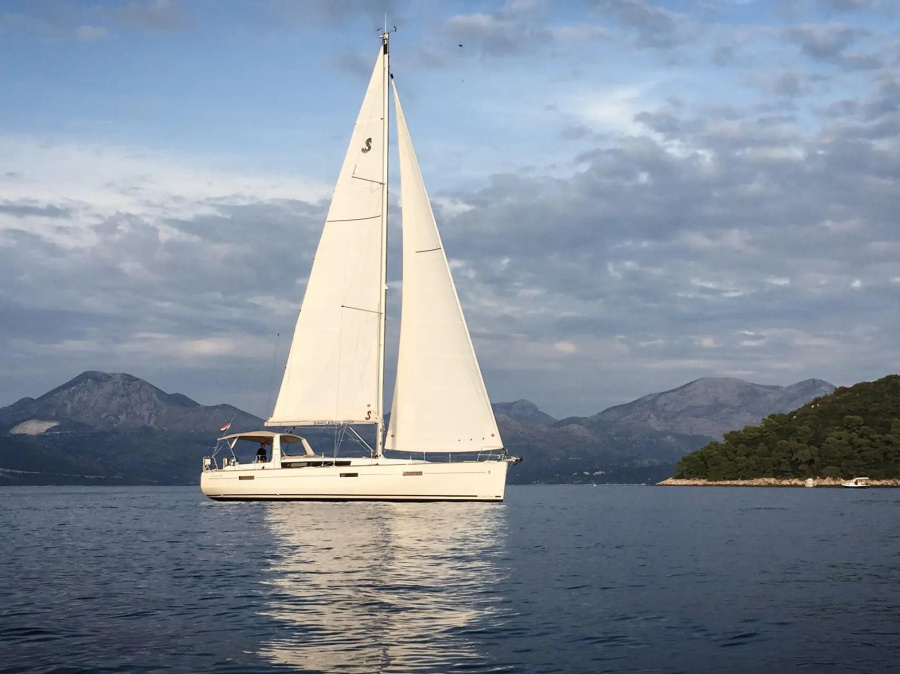 Photo #1 - Oceanis 45 (4 cabins) (Soul) en Porto Montenegro - 23332