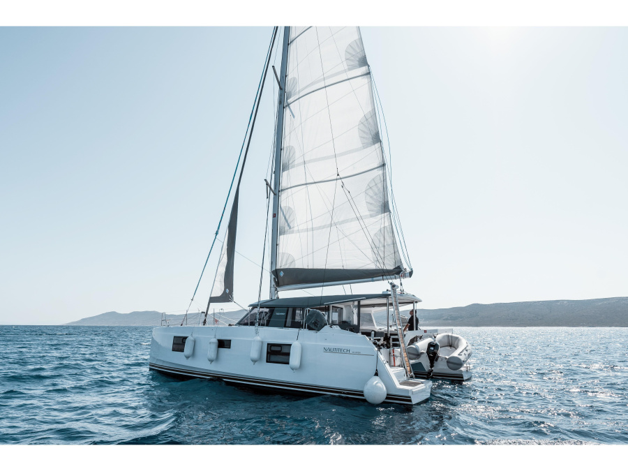 Photo #1 - Nautitech 40 (SoMi) en Olympic Marina - 19050