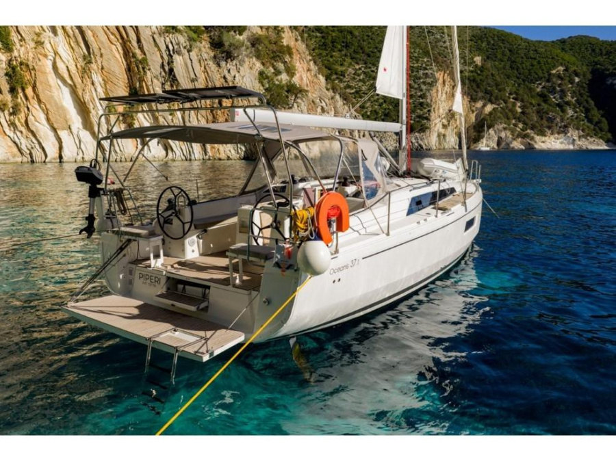 Photo #1 - Oceanis 37.1 (PIPERI) en D-Marin Marina Lefkas - 23032