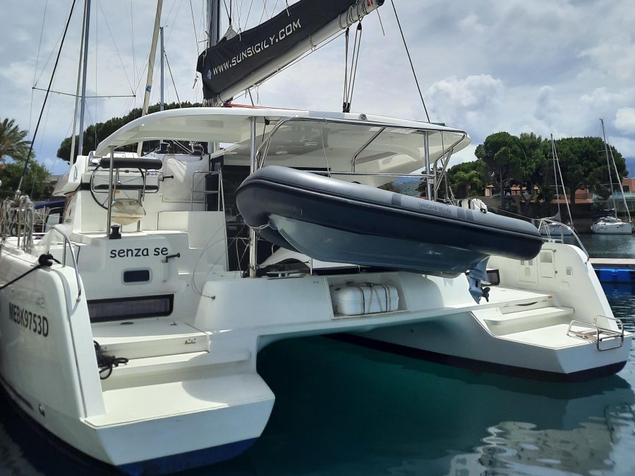 Photo #1 - Lagoon 42 (Senza SE (A/C and Generator)) en Marina - 18502