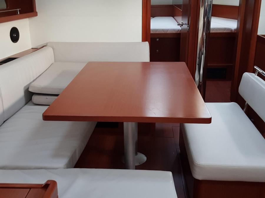 Interior image - 2
