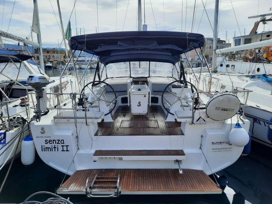 Photo #1 - Oceanis 51.1 (Senza Limiti II) en Marina - 23439