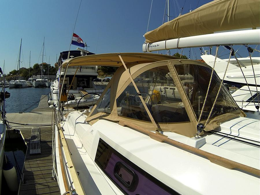 Dufour 382 - 2