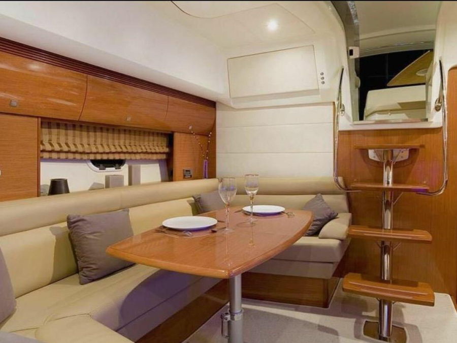 Interior image - 1