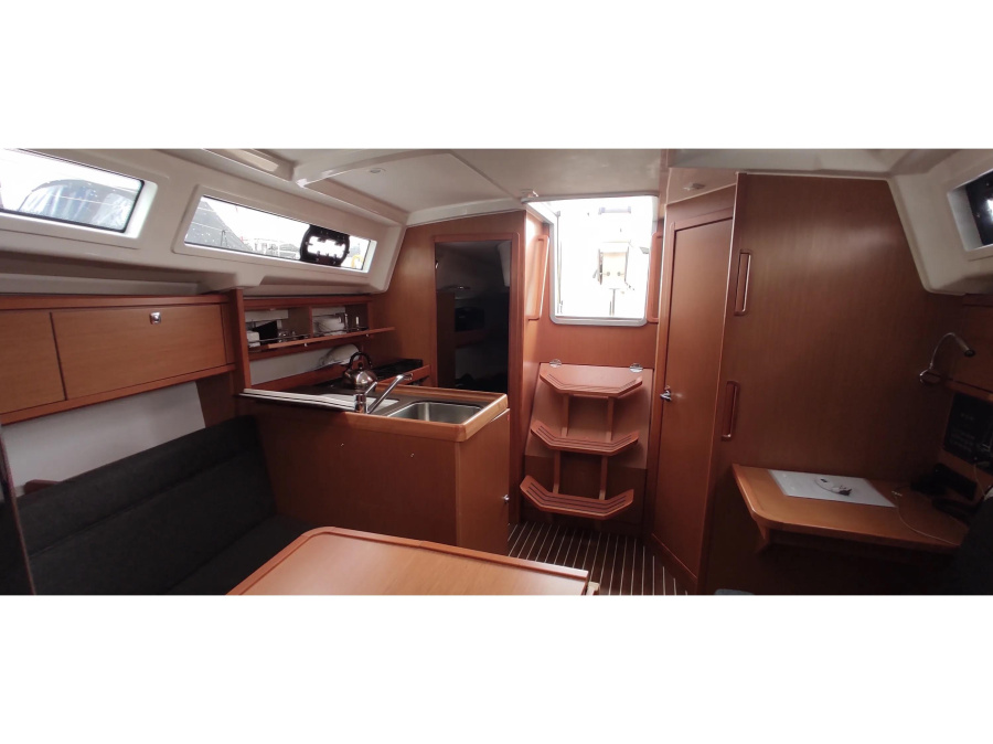 Interior image - 2