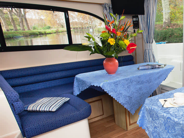 Interior image - 2