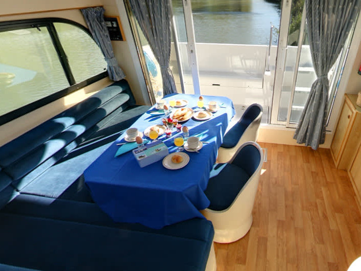 Interior image - 1