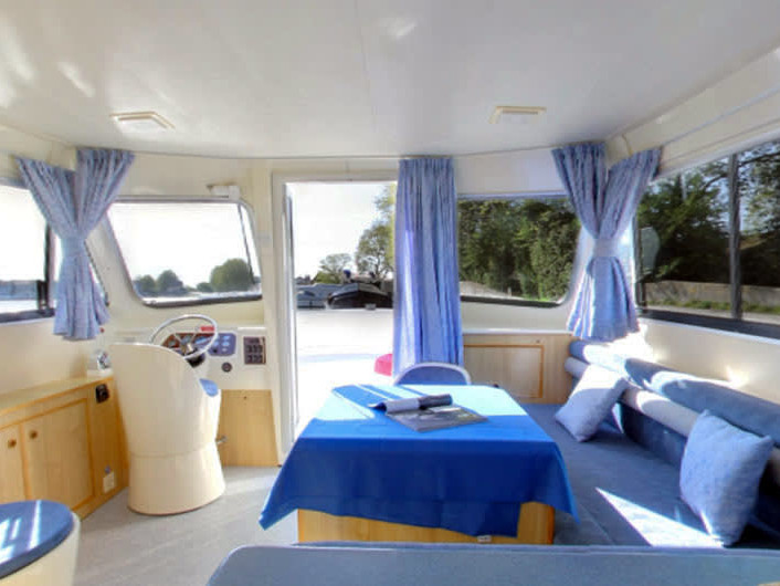 Interior image - 2
