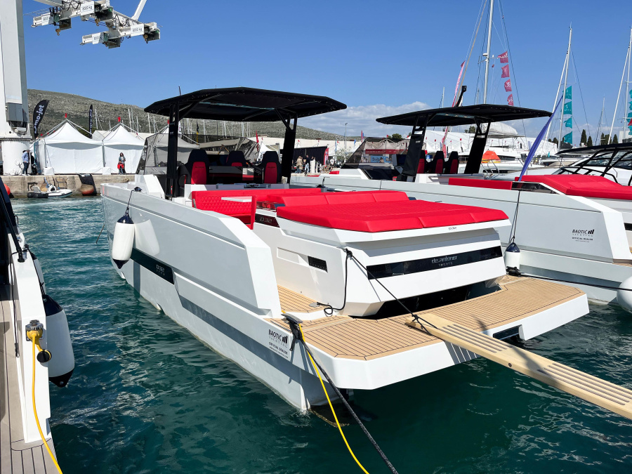 Photo #1 - De Antonio D32 (Katarina) en Marina Baotić - 23231
