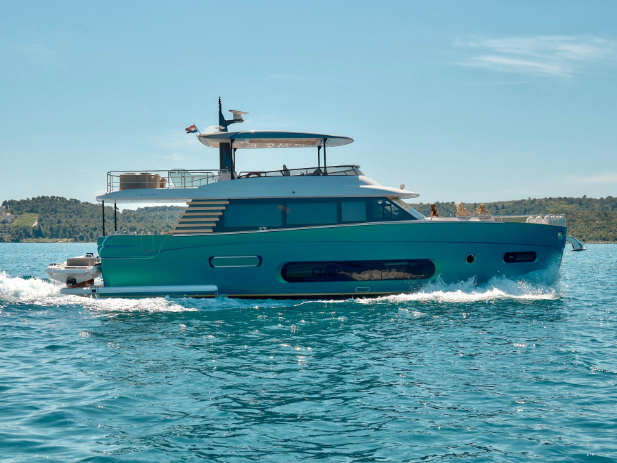 Photo #1 - Azimut Magellano 66 (AVA II) en Marina Lav - 61362