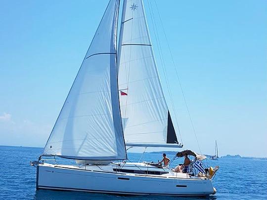 Photo #1 - Sun Odyssey 389 (3 cab.) (Agios Georgios) en D-Marin Marina Gouvia - 22212