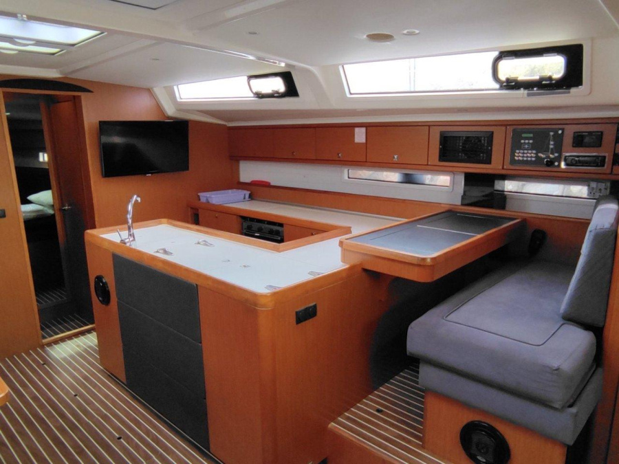 Interior image - 1
