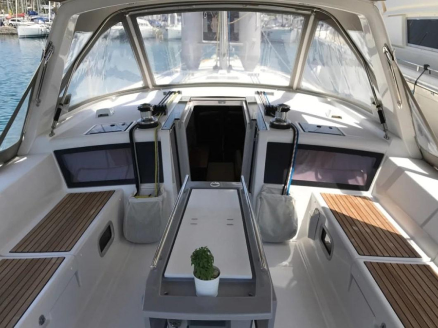 Photo #1 - Oceanis 48 (5 cab.) (Skiron) en Alimos Marina - 7697