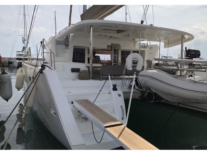 Photo #1 - Lagoon 450 F (4 cab) (Azraq) en Alimos Marina - 61830