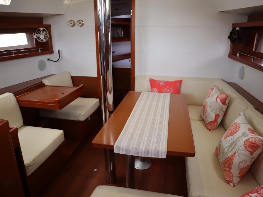 Interior image - 2