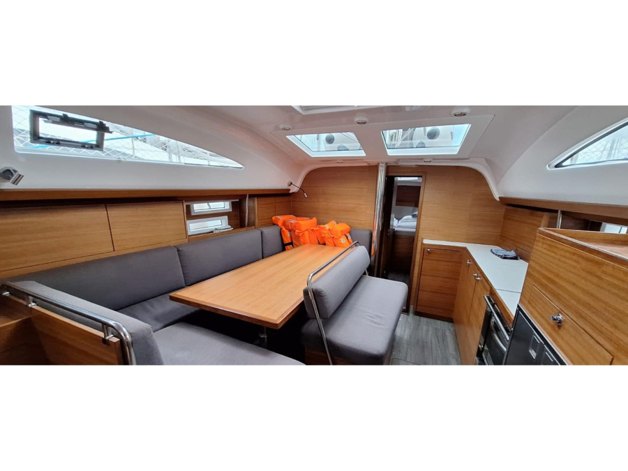 Interior image - 1