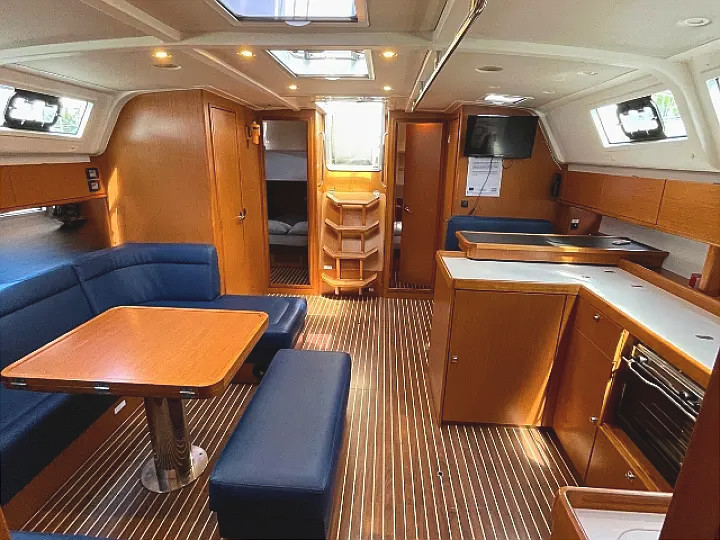 Interior image - 2