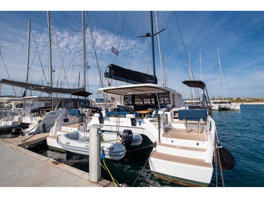 Photo #1 - Nautitech 48 Open Owner Version (Luna) en Olympic Marina - 63895