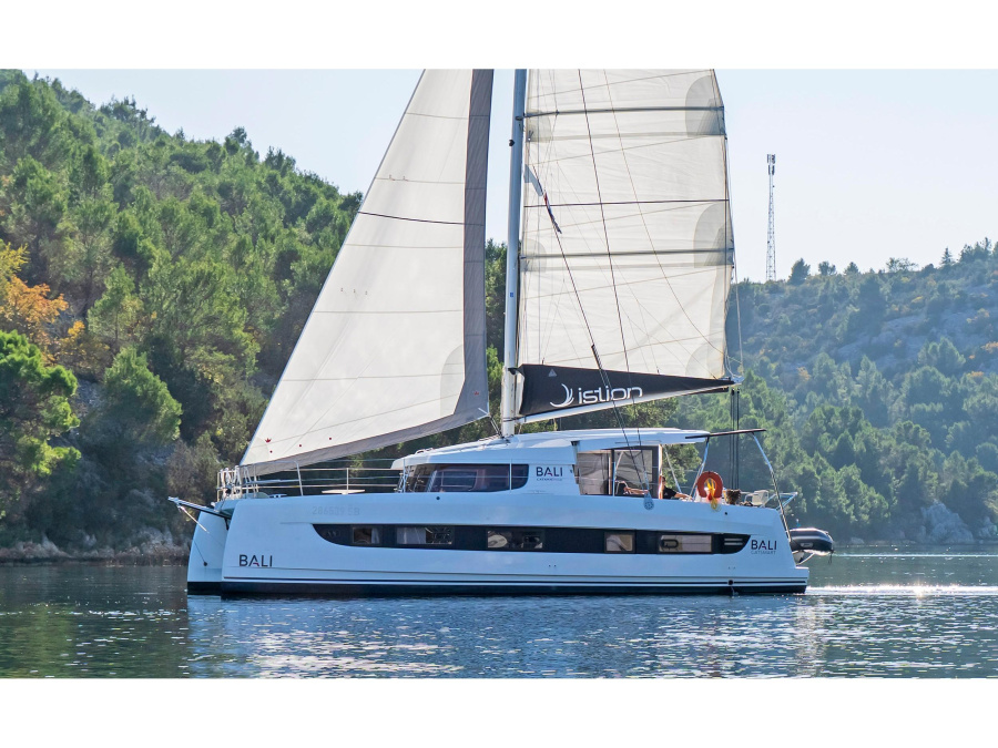Photo #1 - Bali Catsmart (First Whisper) en ACI Marina - 21008
