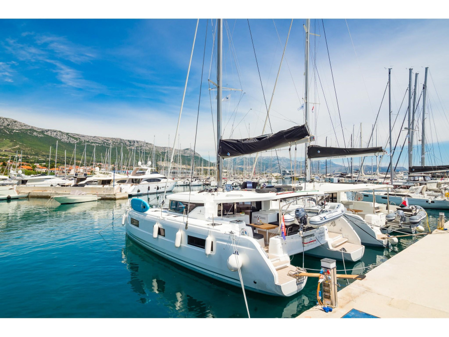 Photo #1 - Lagoon 46 (MADAME EL GRANDE) en Marina Kaštela - 16613