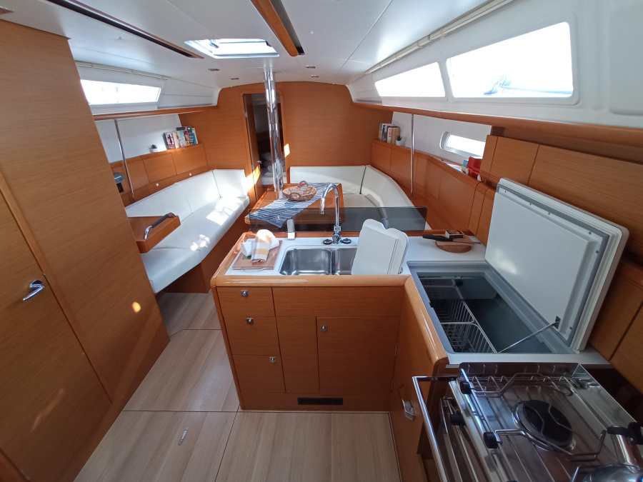Interior image - 2