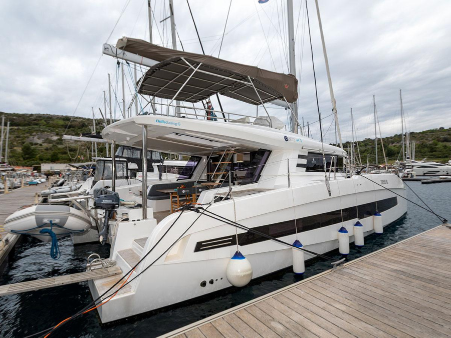 Photo #1 - Cervetti 44 (KAJSA KAVAT new 2024 (air condition, generator, water maker, flybridge)) en Marina Kremik - 4080