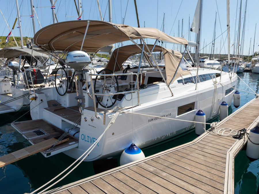 Photo #1 - Sun Odyssey 410 (OLIVER new 2025 (air condition, solar panels)) en Marina Kremik - 6971