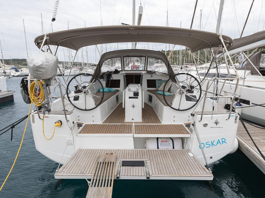 Photo #1 - Sun Odyssey 410 (OSKAR  new 2024 (air condition, solar panels)) en Marina Kremik - 5388