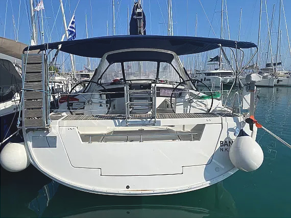 Photo #1 - Oceanis 48 (Bandol) en Marina - 64213