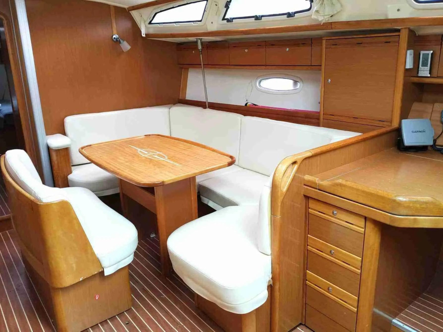 Interior image - 2