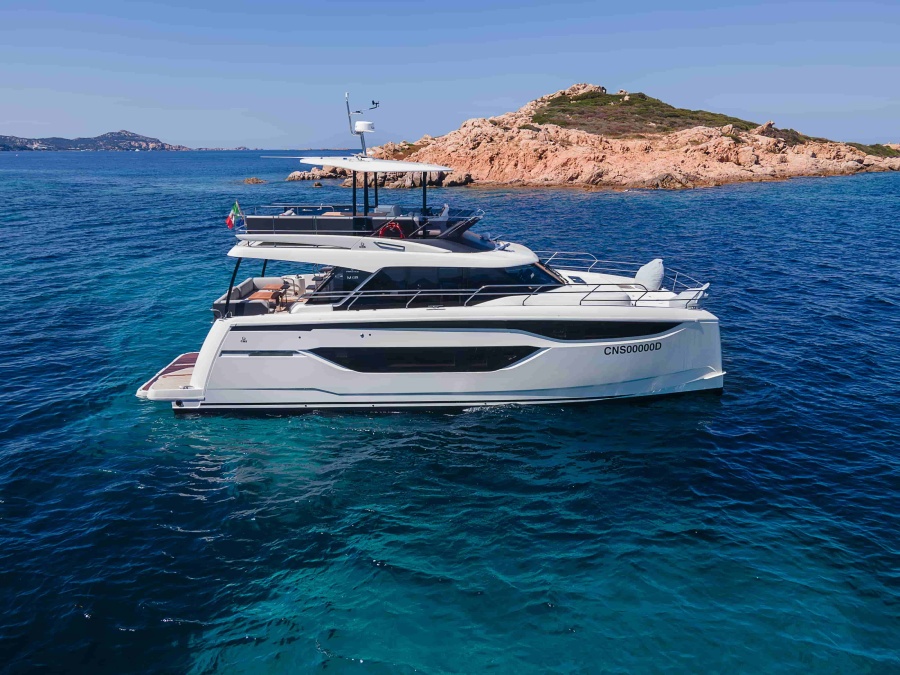 Photo #1 - PRESTIGE M48 (waka waka) en Cala dei Sardi - 23105