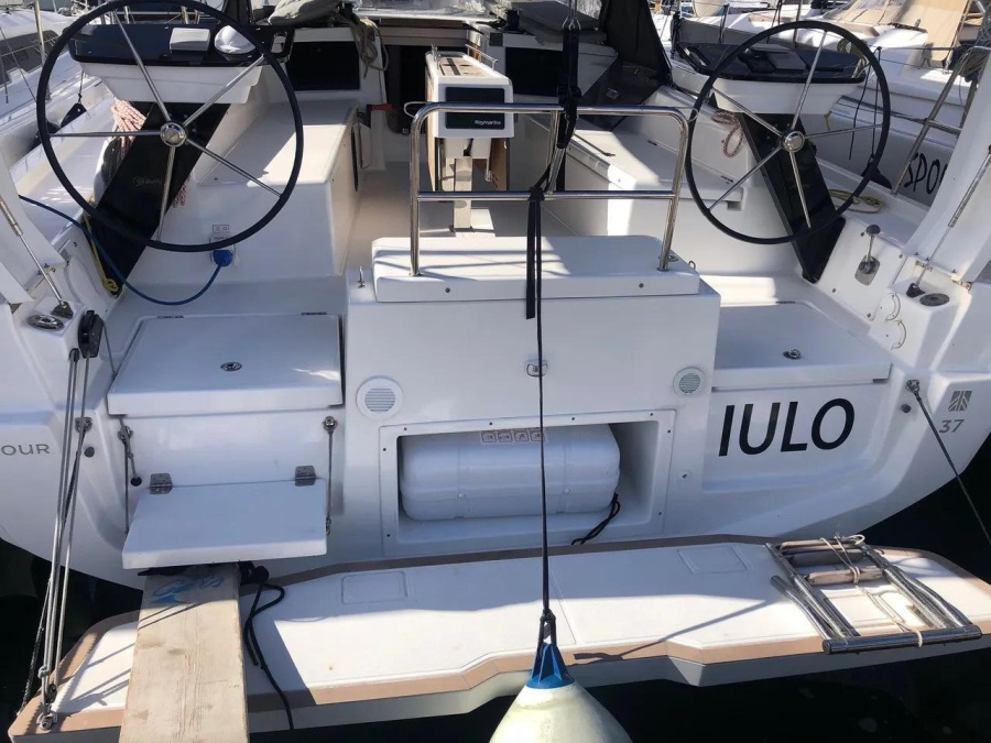 Main image - 0