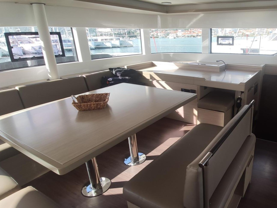 Interior image - 2