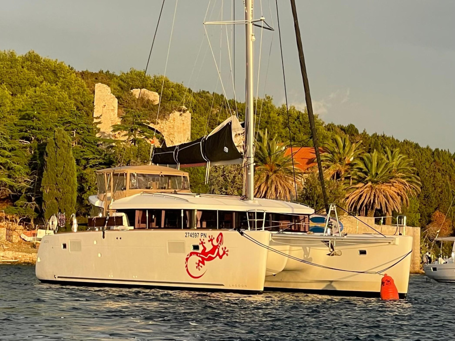 Photo #1 - Lagoon 450 Sport (Gecko) en Marina Punat - 17434
