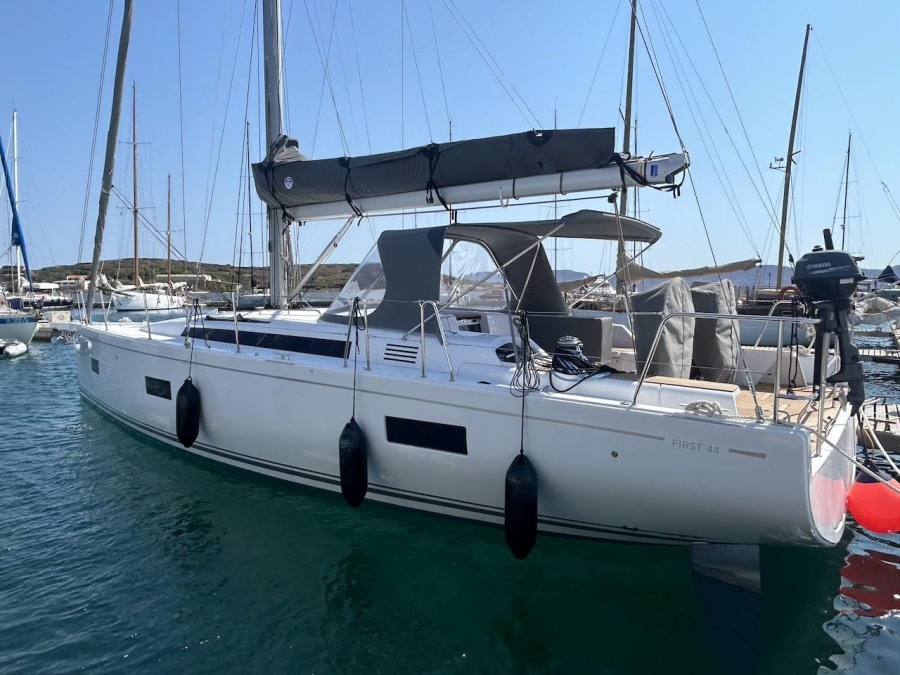 Photo #1 - First 44 (TITI) en Olympic Marina - 64416