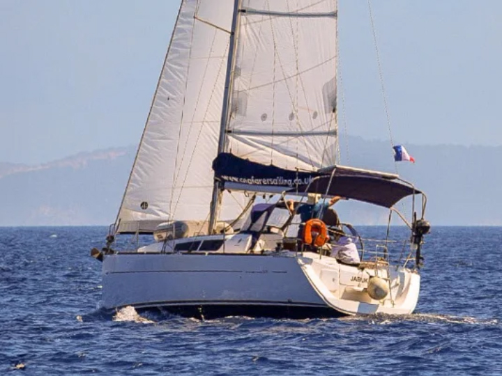 Photo #1 - Sun Odyssey 33i (Nevena) en Agia Effimia - 13388