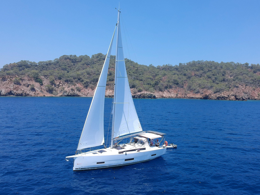 Photo #1 - Dufour 390 Grand Large (Joy 5) en Albatros Marina - 65751
