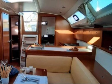 Interior image - 1