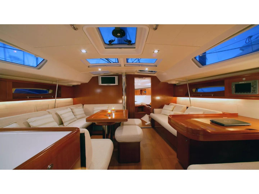 Interior image - 2