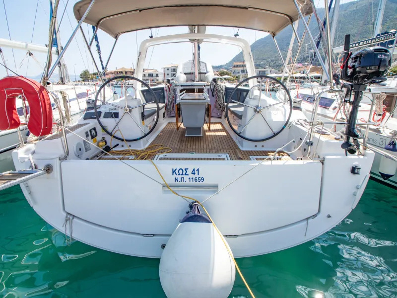 Photo #1 - Oceanis 41.1 (Kos 41) en Nikiana Marina - 65148